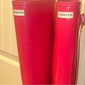 Hunter Vibrant Pink Footwear